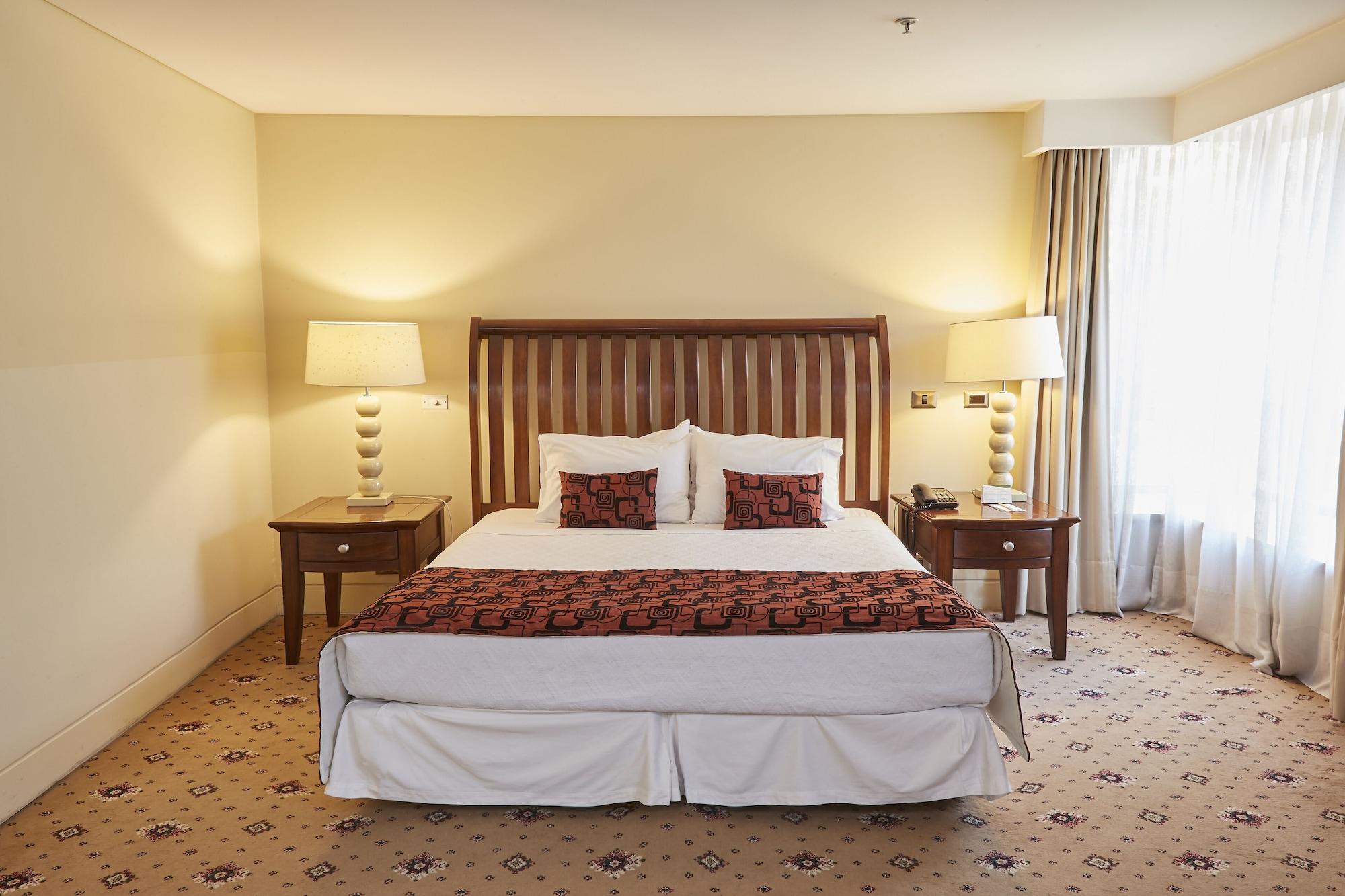 Hotel Torremayor Lyon ซานติอาโก ภายนอก รูปภาพ