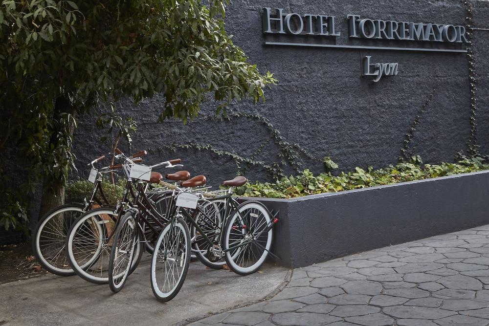 Hotel Torremayor Lyon ซานติอาโก ภายนอก รูปภาพ