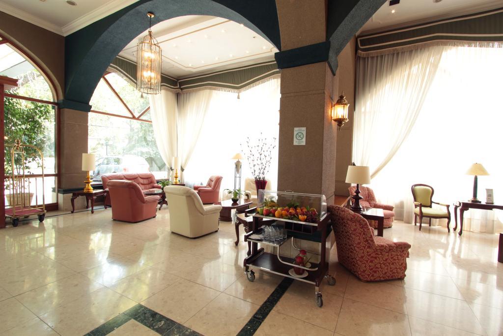 Hotel Torremayor Lyon ซานติอาโก ภายนอก รูปภาพ