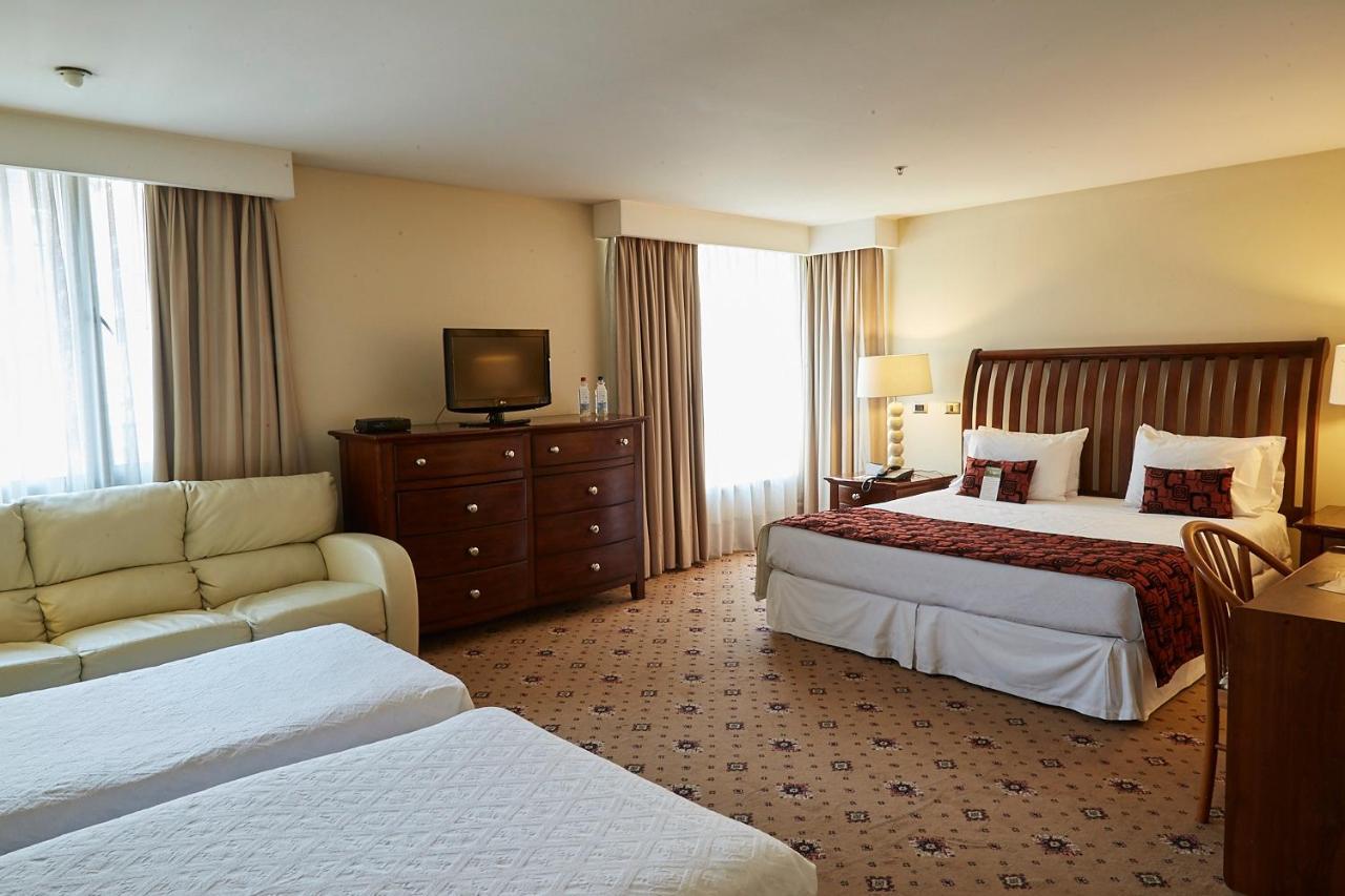 Hotel Torremayor Lyon ซานติอาโก ภายนอก รูปภาพ