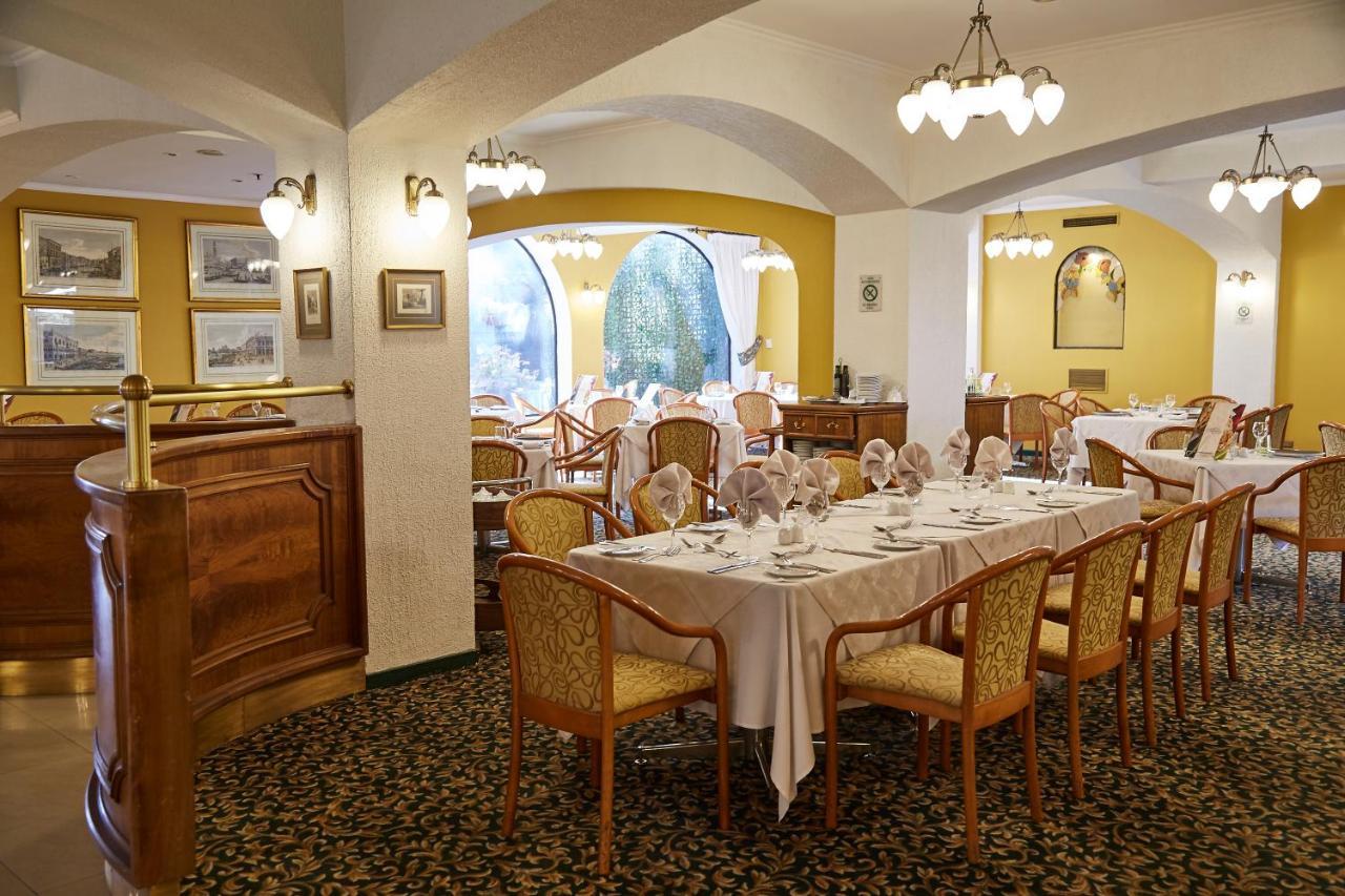 Hotel Torremayor Lyon ซานติอาโก ภายนอก รูปภาพ