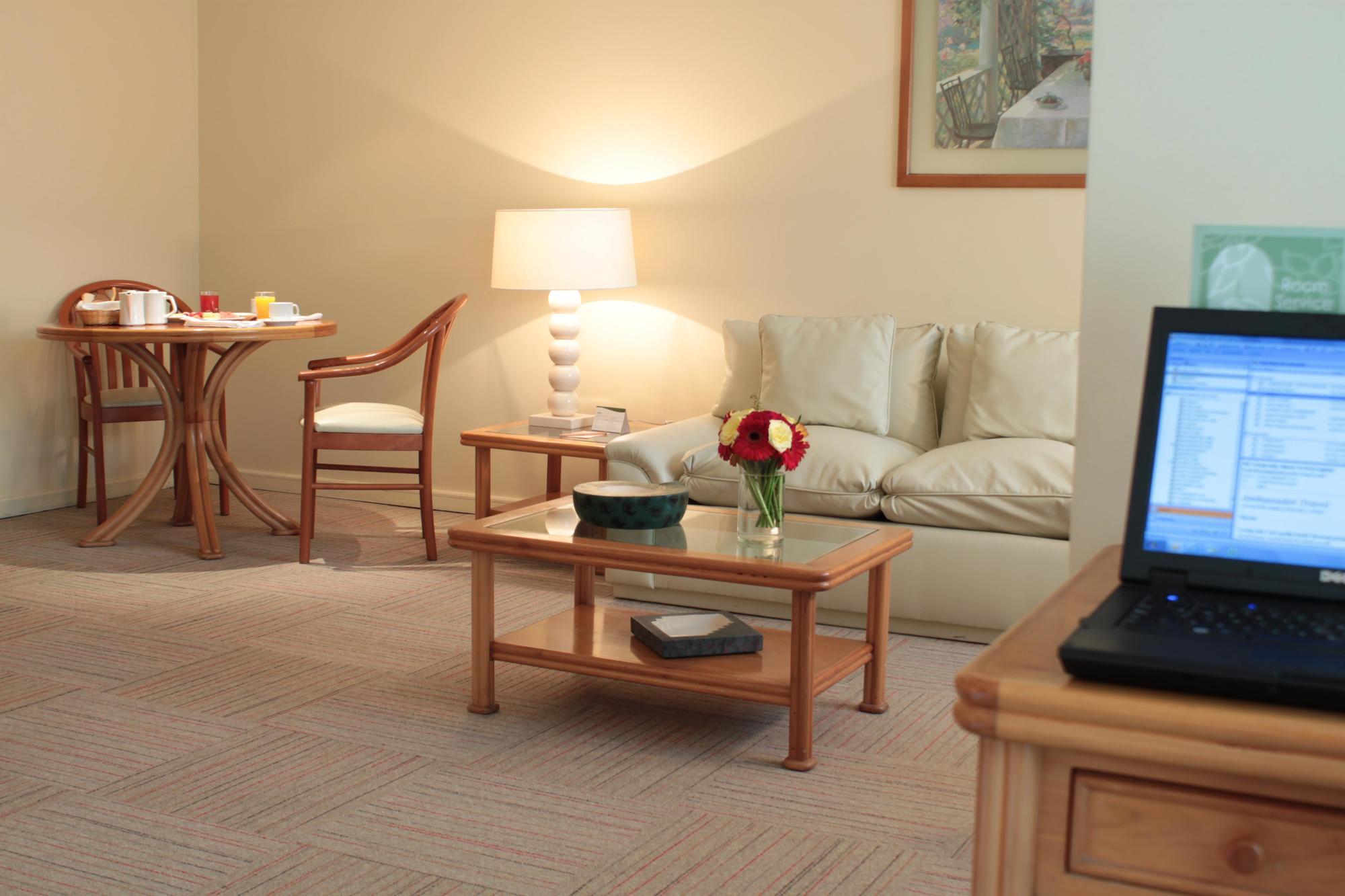 Hotel Torremayor Lyon ซานติอาโก ภายนอก รูปภาพ