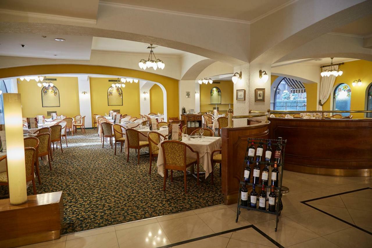 Hotel Torremayor Lyon ซานติอาโก ภายนอก รูปภาพ