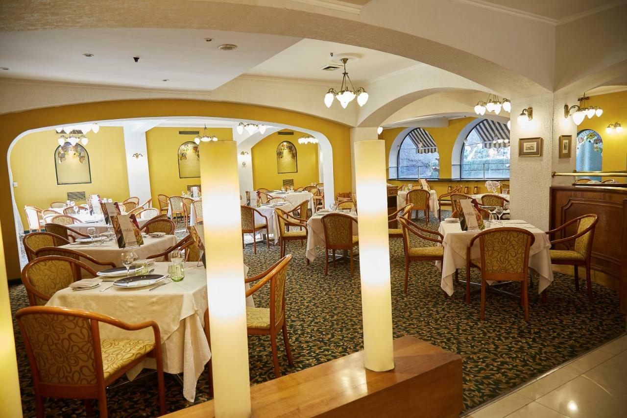 Hotel Torremayor Lyon ซานติอาโก ภายนอก รูปภาพ